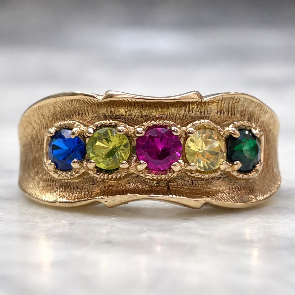 ✨Vintage Mothers ring Sample Brass Gold Plated Multicolor Gemstone Band Size 6 - Picture 1 of 10